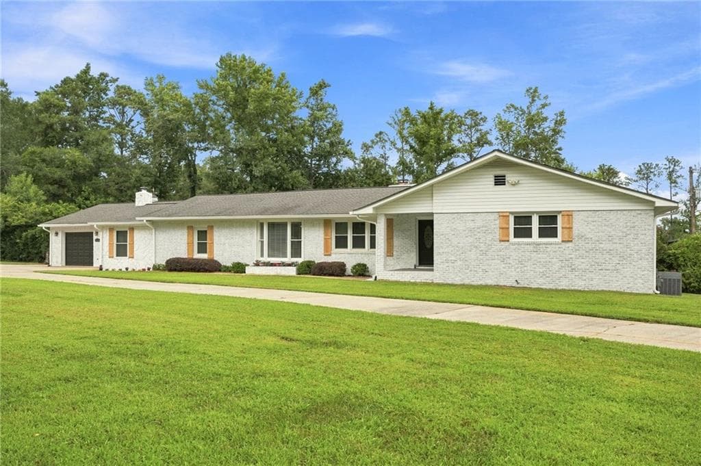 4 bedroom, 3 bathroom, 4,026 sq ft single family residence for sale at 2716 S 16 Highway, Carrollton, GA 30116 — photo 2