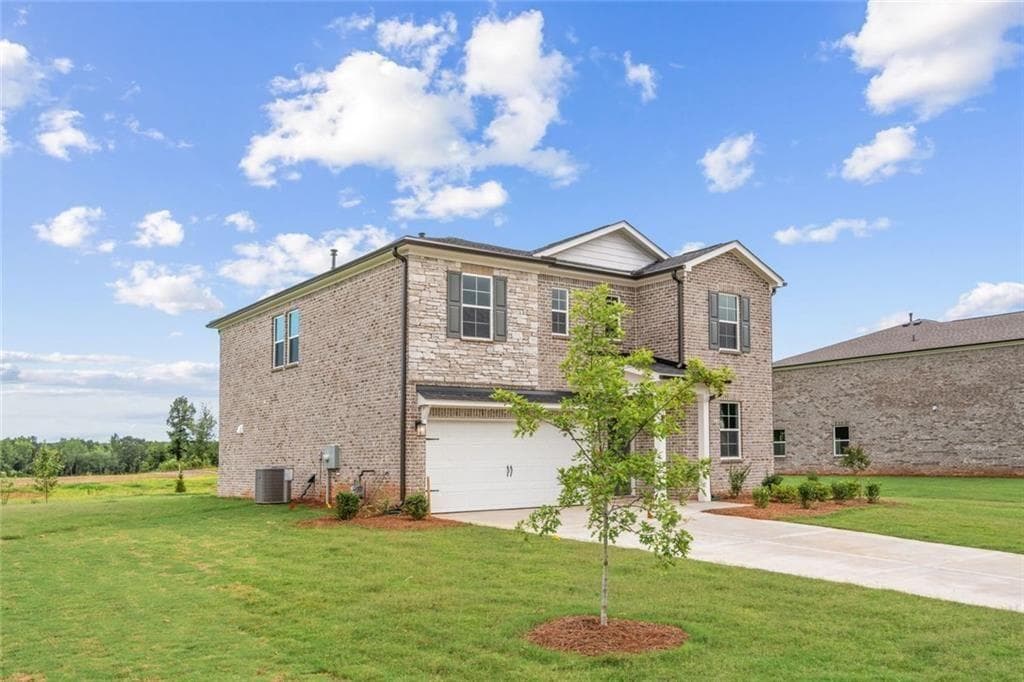 4 bedroom, 3 bathroom, 2,400 sq ft single family residence for sale at 317 Earnshaw Avenue, Mcdonough, GA 30253 — photo 4