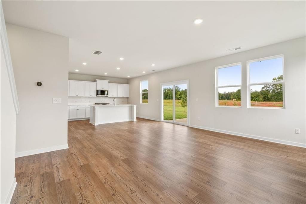 4 bedroom, 3 bathroom, 2,400 sq ft single family residence for sale at 317 Earnshaw Avenue, Mcdonough, GA 30253 — photo 5