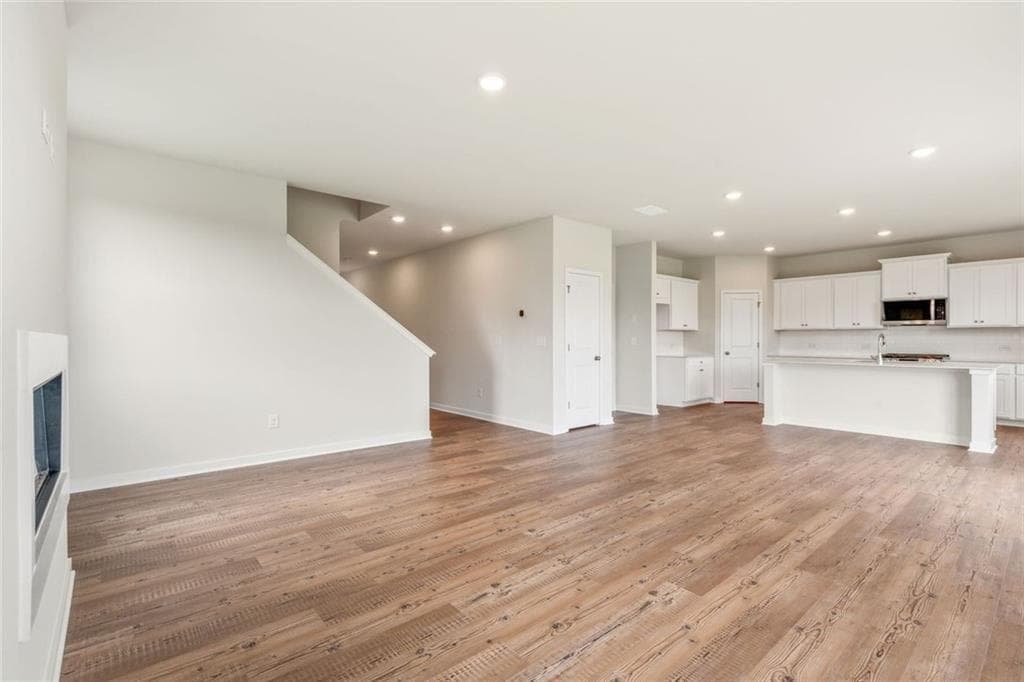 4 bedroom, 3 bathroom, 2,400 sq ft single family residence for sale at 317 Earnshaw Avenue, Mcdonough, GA 30253 — photo 6
