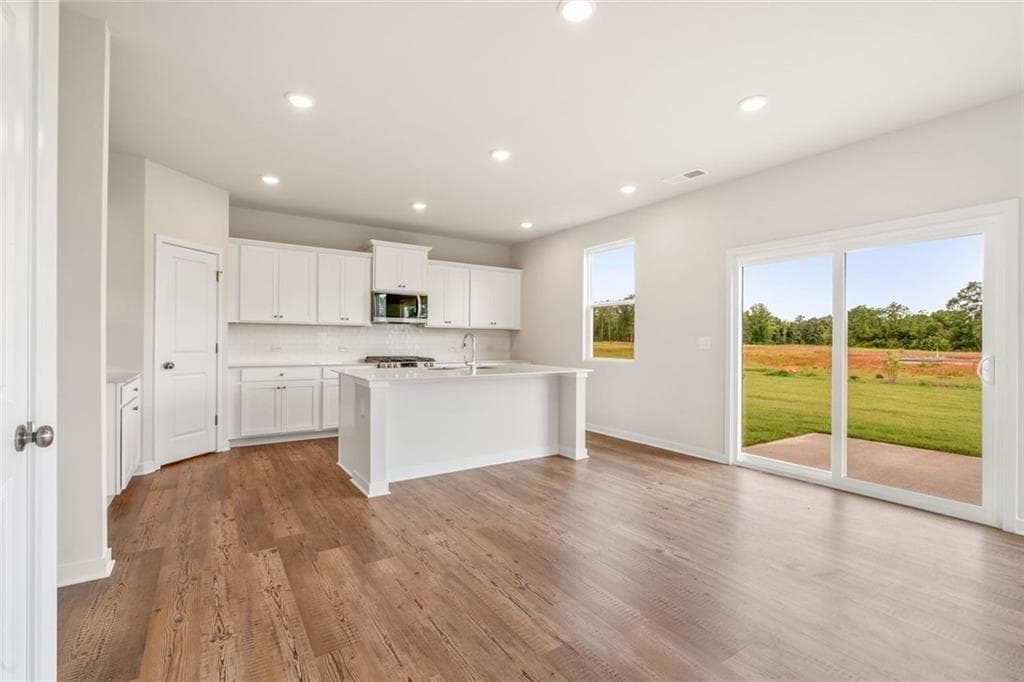4 bedroom, 3 bathroom, 2,400 sq ft single family residence for sale at 317 Earnshaw Avenue, Mcdonough, GA 30253 — photo 10