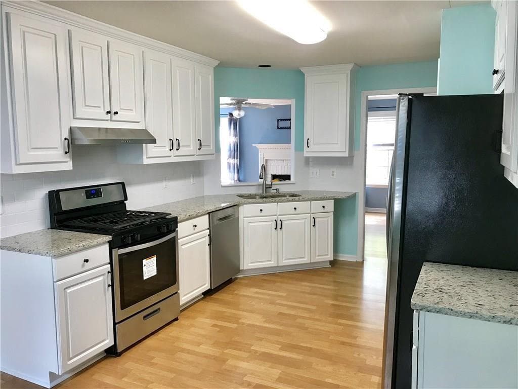 4 bedroom, 4 bathroom, 3,468 sq ft single family residence for rent at 3354 Roundfield Circle, Duluth, GA 30096 for $2,600 a month — photo 9