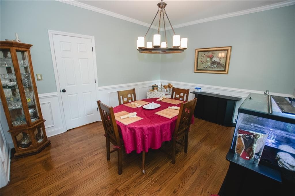 4 bedroom, 3 bathroom, 2,398 sq ft single family residence for sale at 1011 Lakeside Court, Bishop, GA 30621 — photo 2