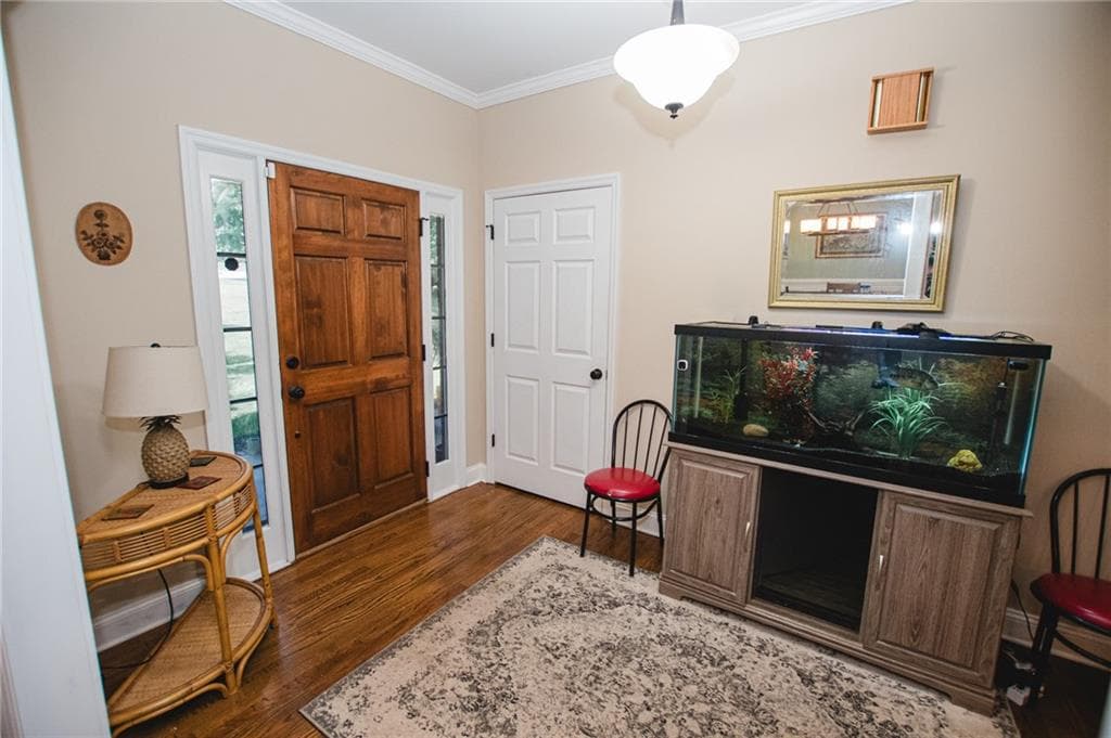 4 bedroom, 3 bathroom, 2,398 sq ft single family residence for sale at 1011 Lakeside Court, Bishop, GA 30621 — photo 3