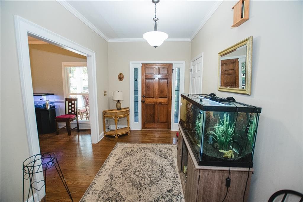 4 bedroom, 3 bathroom, 2,398 sq ft single family residence for sale at 1011 Lakeside Court, Bishop, GA 30621 — photo 4