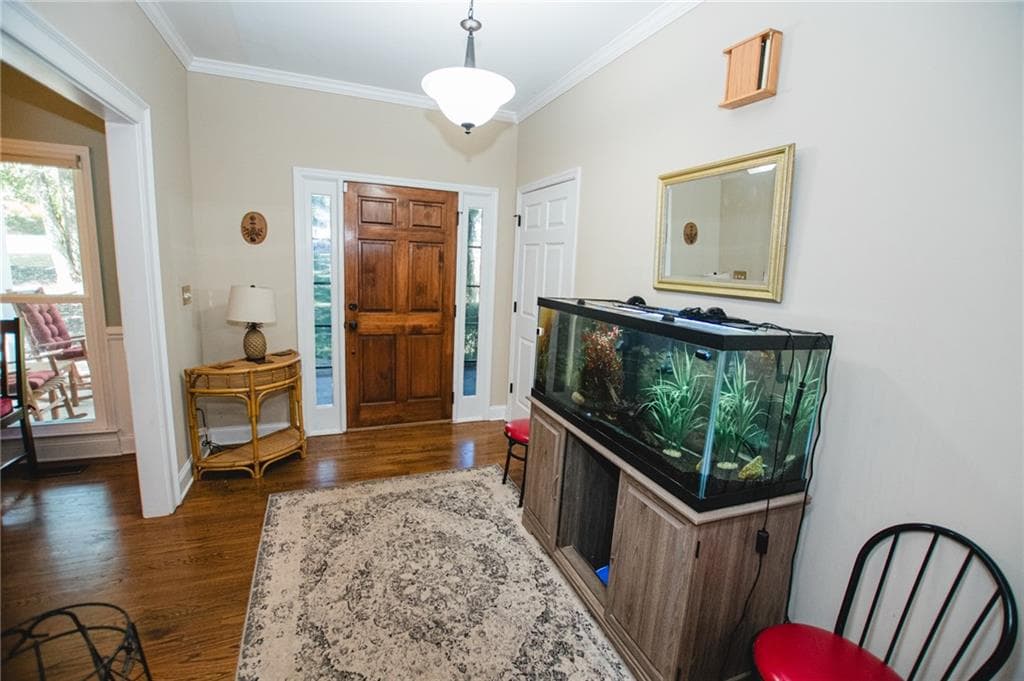 4 bedroom, 3 bathroom, 2,398 sq ft single family residence for sale at 1011 Lakeside Court, Bishop, GA 30621 — photo 5