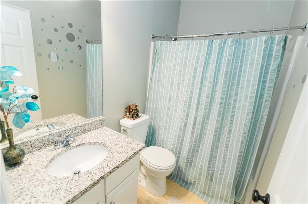 4 bedroom, 3 bathroom, 2,398 sq ft single family residence for sale at 1011 Lakeside Court, Bishop, GA 30621 — photo 6