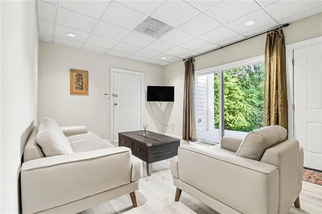6 bedroom, 7 bathroom, 5,391 sq ft single family residence for sale at 1126 Wedgefield Drive, Marietta, GA 30064 — photo 8