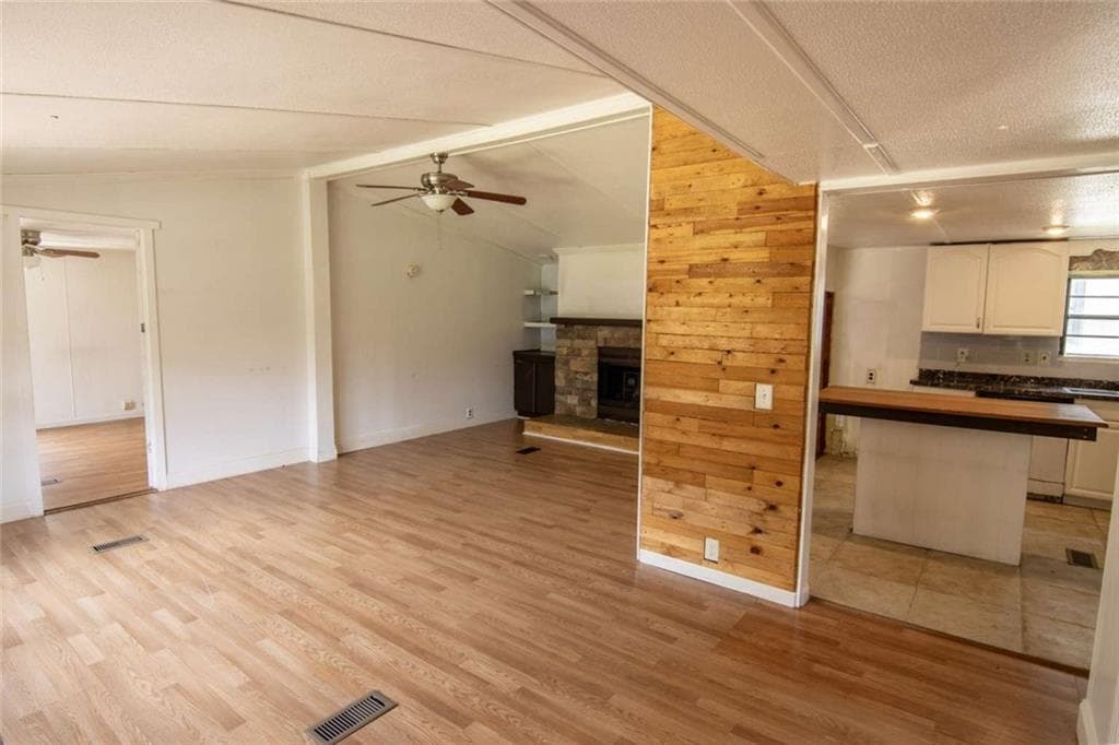 3 bedroom, 2 bathroom, 1,248 sq ft single family residence under contract at 5815 Hamby Drive, Cumming, GA 30028 — photo 3