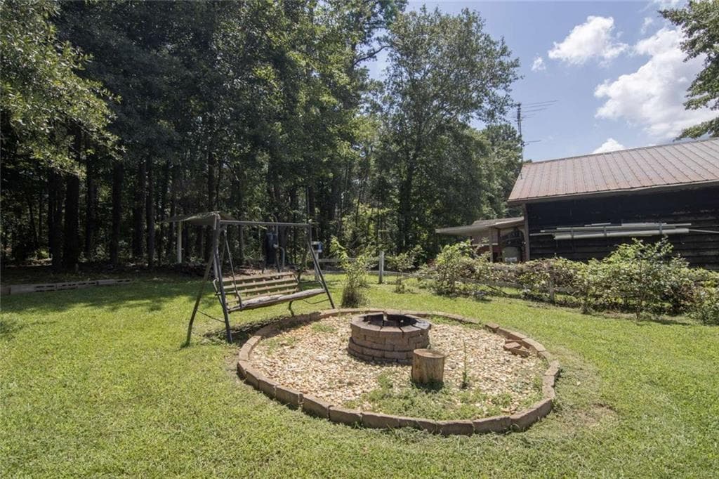 3 bedroom, 2 bathroom, 1,248 sq ft single family residence under contract at 5815 Hamby Drive, Cumming, GA 30028 — photo 8