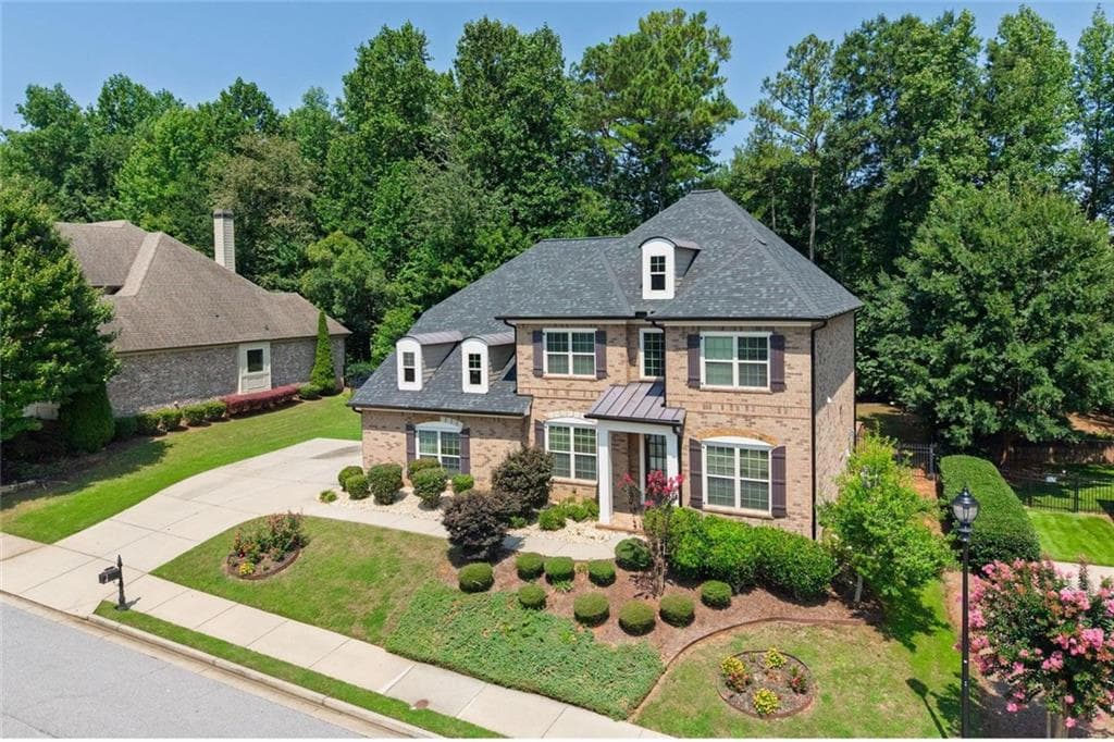 5 bedroom, 4 bathroom, 4,146 sq ft single family residence for sale at 3936 Dahlwiny Court, Sandy Springs, GA 30350 — photo 2