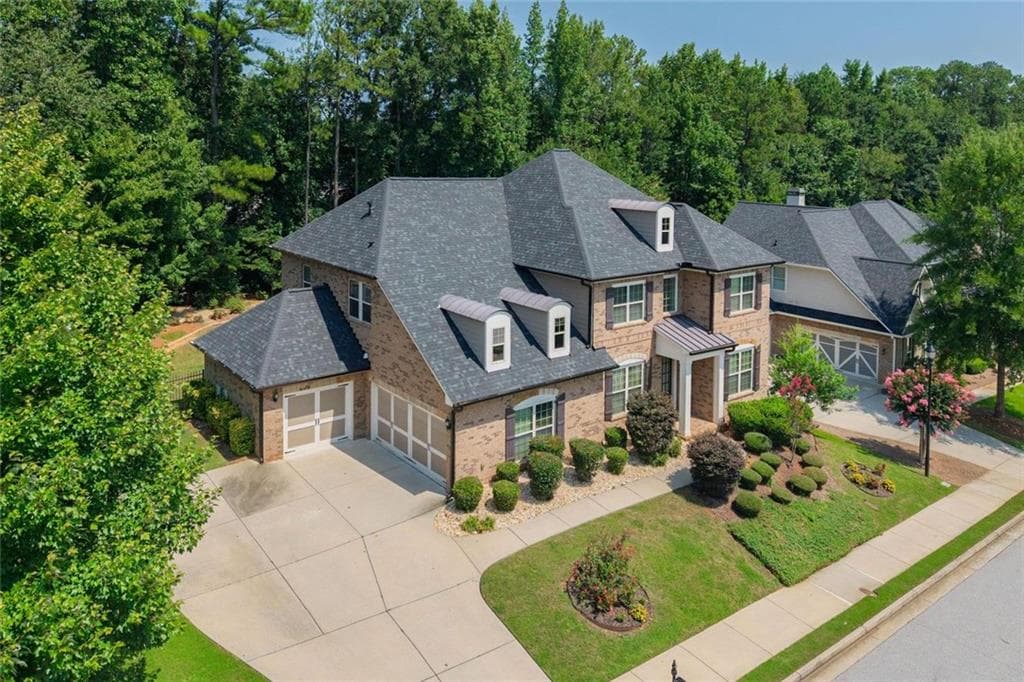 5 bedroom, 4 bathroom, 4,146 sq ft single family residence for sale at 3936 Dahlwiny Court, Sandy Springs, GA 30350 — photo 4