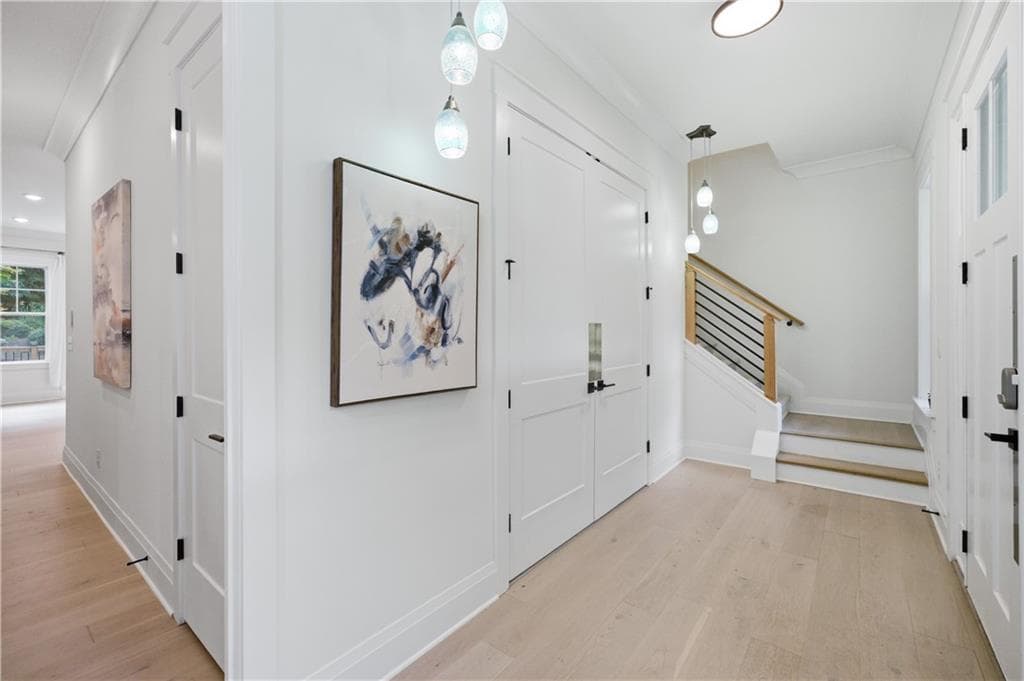 6 bedroom, 5 bathroom, 4,035 sq ft single family residence for sale at 1161 Conway Road, Decatur, GA 30030 — photo 10