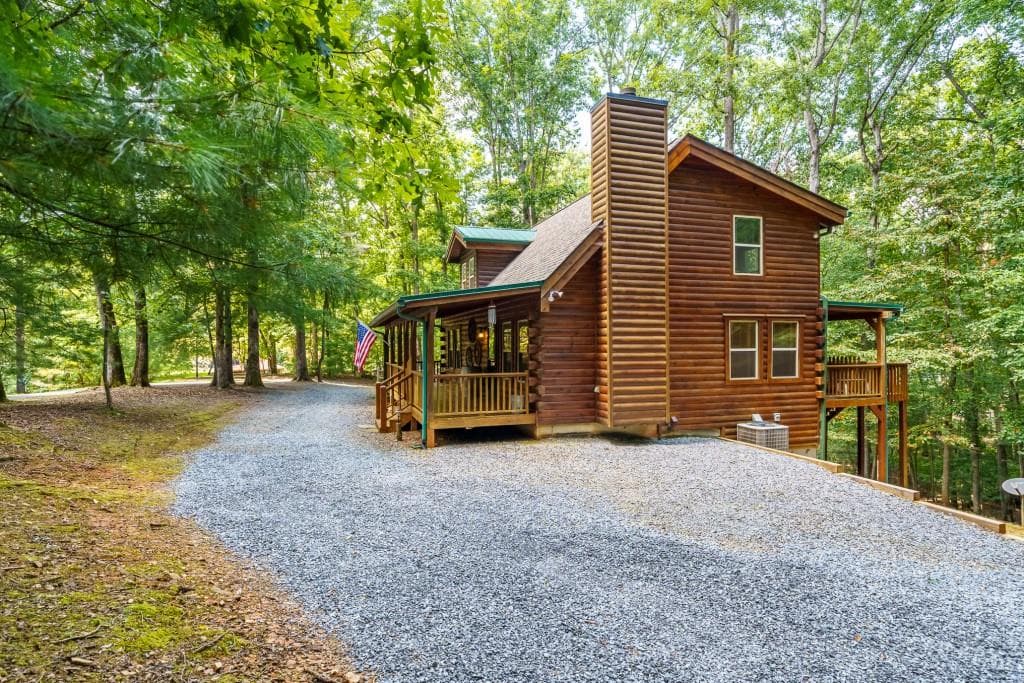 3 bedroom, 3 bathroom, 2,072 sq ft single family residence for sale at 114 Rockingham Way, Ellijay, GA 30540 — photo 5