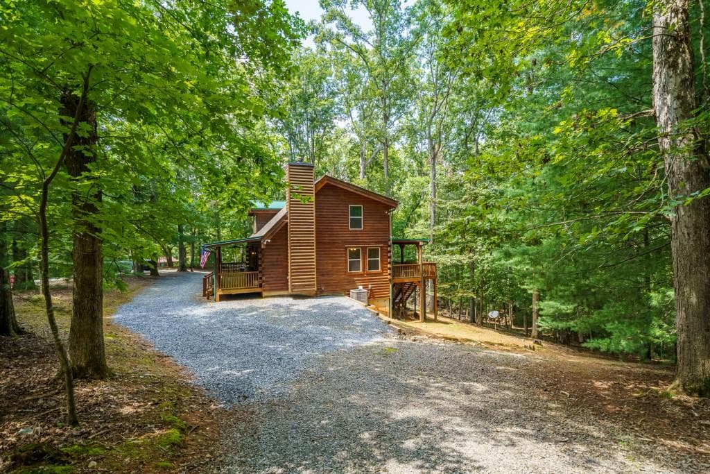 3 bedroom, 3 bathroom, 2,072 sq ft single family residence for sale at 114 Rockingham Way, Ellijay, GA 30540 — photo 6