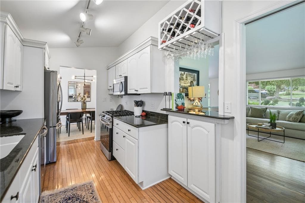 3 bedroom, 2 bathroom, 1,404 sq ft single family residence for sale at 2167 Fairway Circle, Atlanta, GA 30319 — photo 5