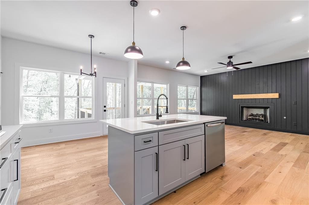 5 bedroom, 3 bathroom, 2,547 sq ft single family residence for sale at 6073 Rockingham Way, Gainesville, GA 30506 — photo 10