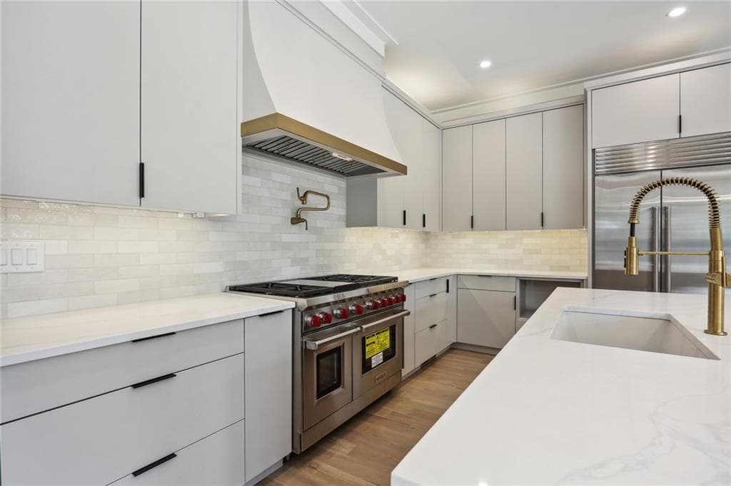 5 bedroom, 7 bathroom, 5,284 sq ft single family residence for sale at 5373 Northland Drive, Sandy Springs, GA 30342 — photo 7