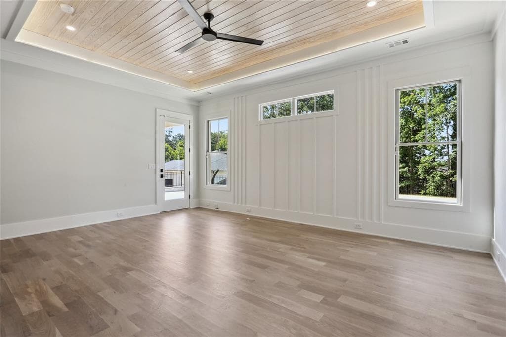 5 bedroom, 7 bathroom, 5,284 sq ft single family residence for sale at 5373 Northland Drive, Sandy Springs, GA 30342 — photo 9