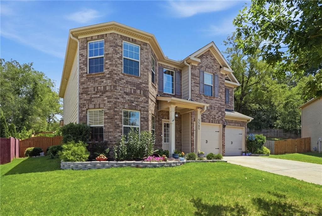 4 bedroom, 3 bathroom, 2,573 sq ft single family residence under contract at 5565 Banner Boulevard, Cumming, GA 30028 — photo 3