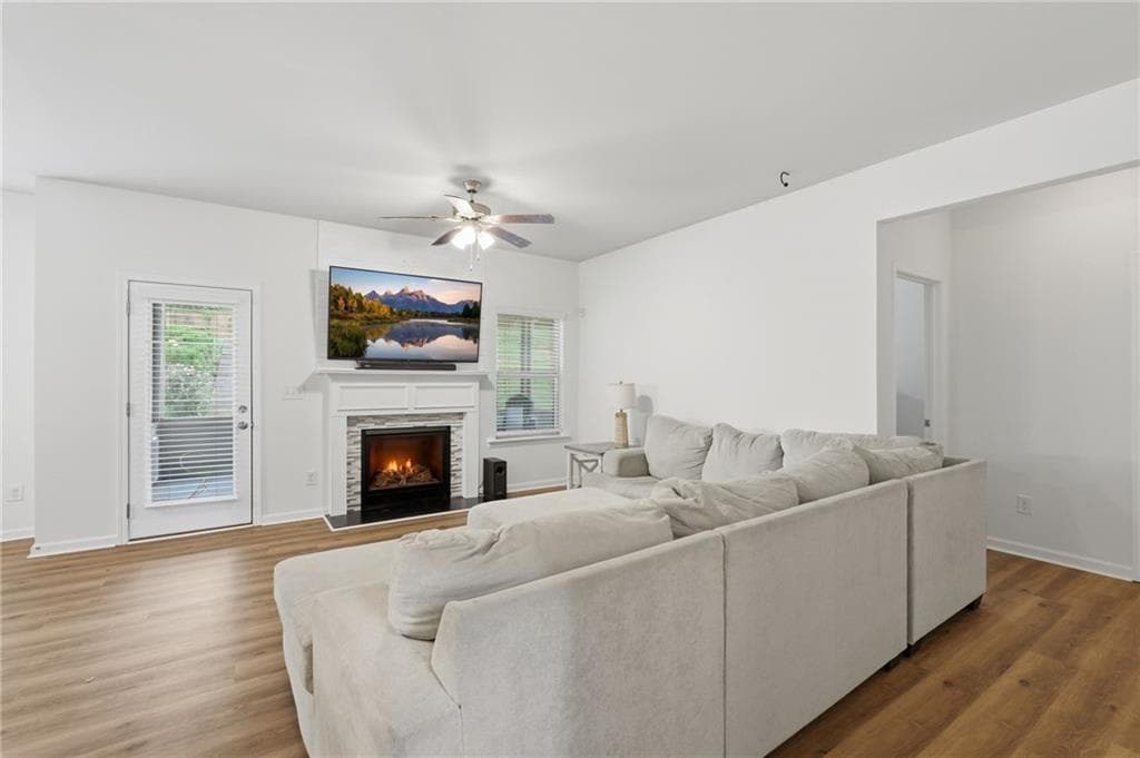 4 bedroom, 3 bathroom, 2,573 sq ft single family residence under contract at 5565 Banner Boulevard, Cumming, GA 30028 — photo 7