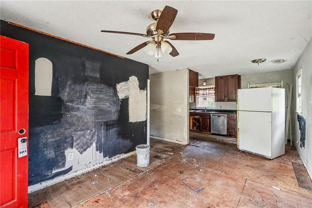 3 bedroom, 1 bathroom, 864 sq ft single family residence for sale at 512 Donahoo Road, Silver Creek, GA 30173 — photo 4