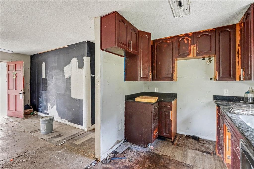 3 bedroom, 1 bathroom, 864 sq ft single family residence for sale at 512 Donahoo Road, Silver Creek, GA 30173 — photo 6