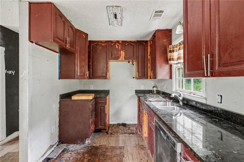 3 bedroom, 1 bathroom, 864 sq ft single family residence for sale at 512 Donahoo Road, Silver Creek, GA 30173 — photo 7