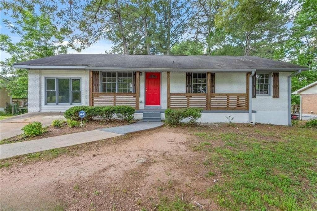 4 bedroom, 2 bathroom, 1,425 sq ft single family residence for sale at 7124 Lady Heidi Court, Jonesboro, GA 30236 — photo 2