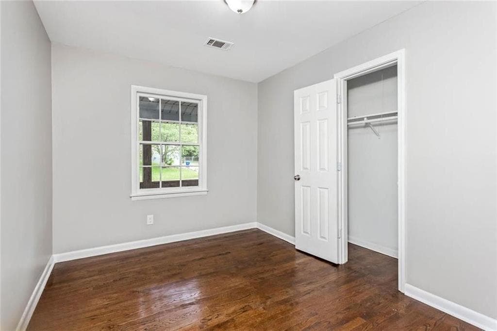 4 bedroom, 2 bathroom, 1,425 sq ft single family residence for sale at 7124 Lady Heidi Court, Jonesboro, GA 30236 — photo 8
