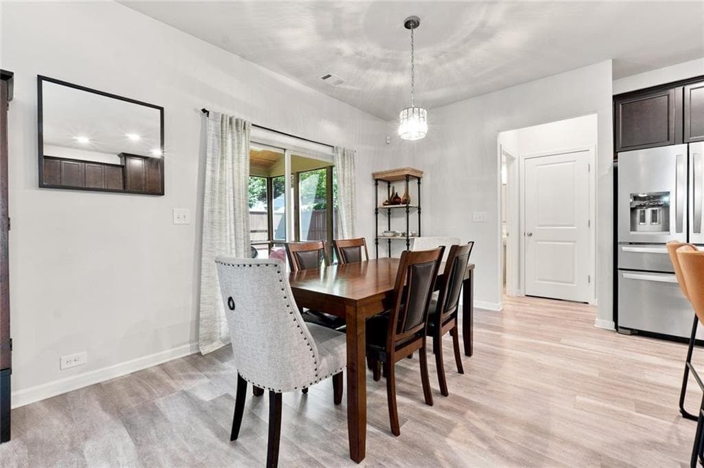 4 bedroom, 3 bathroom, 2,550 sq ft single family residence for sale at 1924 Azure Grove Court, Marietta, GA 30008 — photo 4
