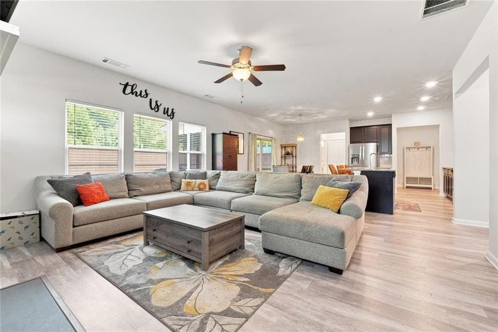 4 bedroom, 3 bathroom, 2,550 sq ft single family residence for sale at 1924 Azure Grove Court, Marietta, GA 30008 — photo 6