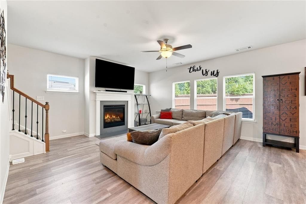 4 bedroom, 3 bathroom, 2,550 sq ft single family residence for sale at 1924 Azure Grove Court, Marietta, GA 30008 — photo 8