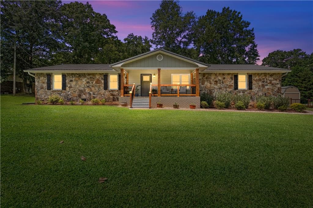 3 bedroom, 2 bathroom, 1,677 sq ft single family residence under contract at 23 Oakwood Drive, Cedartown, GA 30125