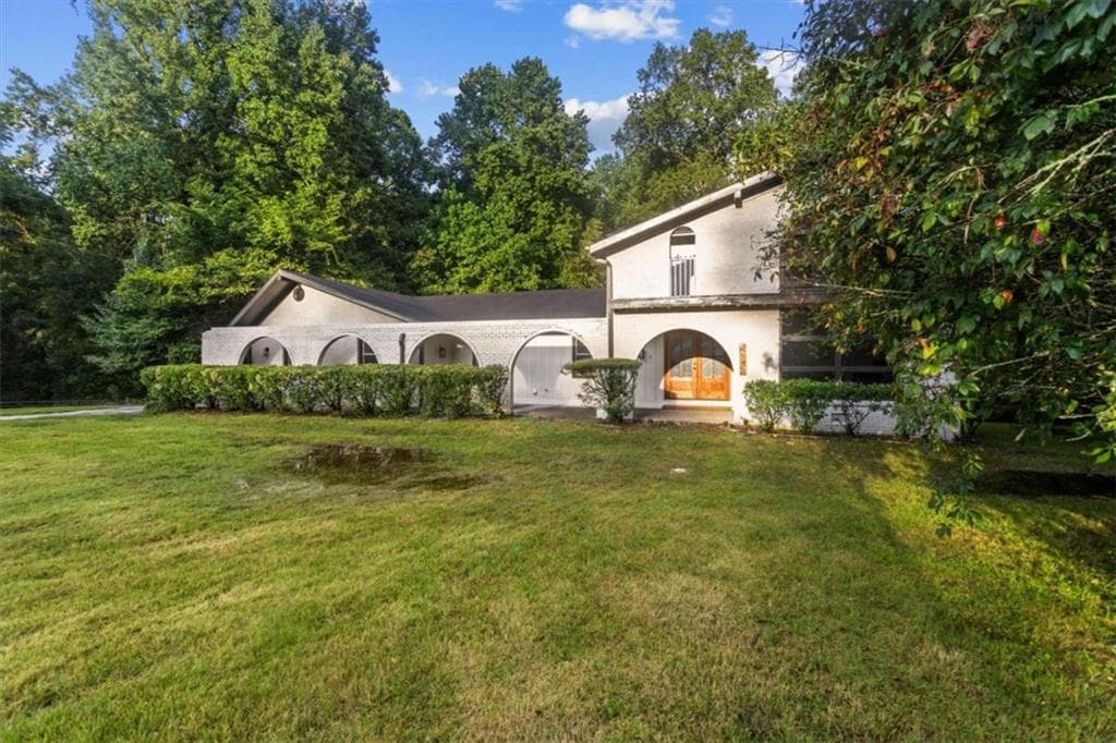 4 bedroom, 3 bathroom, 3,161 sq ft single family residence for sale at 4531 Riverwood Cir, Decatur, GA 30035 — photo 2