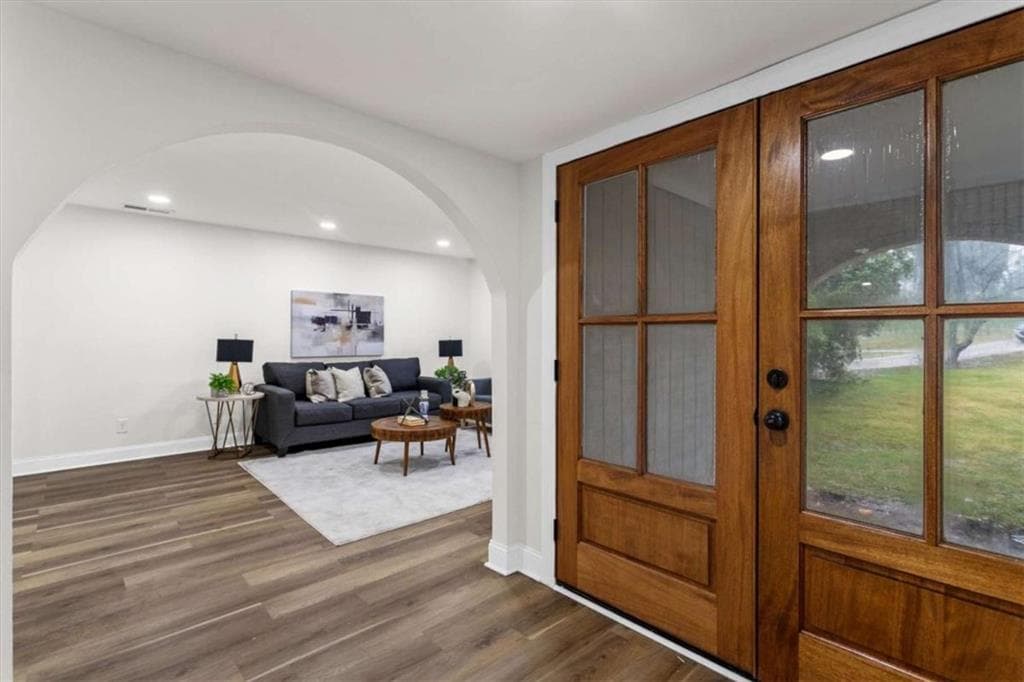4 bedroom, 3 bathroom, 3,161 sq ft single family residence for sale at 4531 Riverwood Cir, Decatur, GA 30035 — photo 6