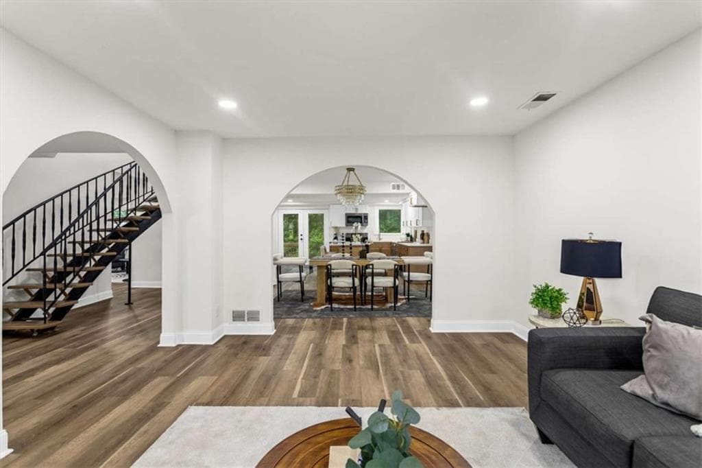 4 bedroom, 3 bathroom, 3,161 sq ft single family residence for sale at 4531 Riverwood Cir, Decatur, GA 30035 — photo 9