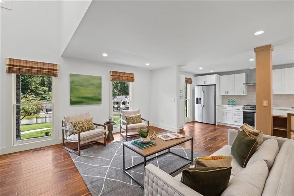 5 bedroom, 4 bathroom, 3,172 sq ft single family residence under contract at 2533 Sunset Drive, Atlanta, GA 30345 — photo 5