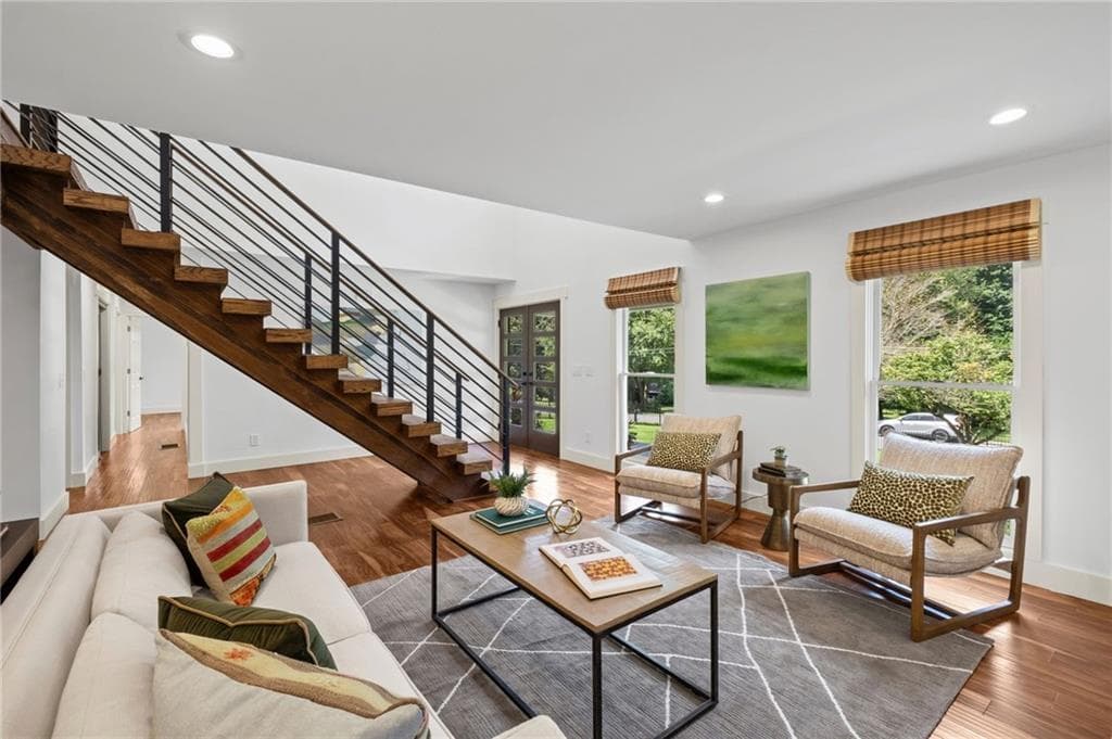 5 bedroom, 4 bathroom, 3,172 sq ft single family residence under contract at 2533 Sunset Drive, Atlanta, GA 30345 — photo 6