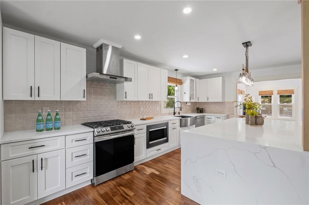 5 bedroom, 4 bathroom, 3,172 sq ft single family residence under contract at 2533 Sunset Drive, Atlanta, GA 30345 — photo 8