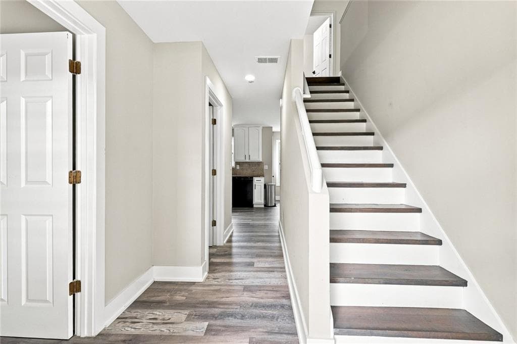 6 bedroom, 4 bathroom, 3,458 sq ft single family residence for sale at 1080 Big Haynes Drive, Grayson, GA 30017 — photo 2