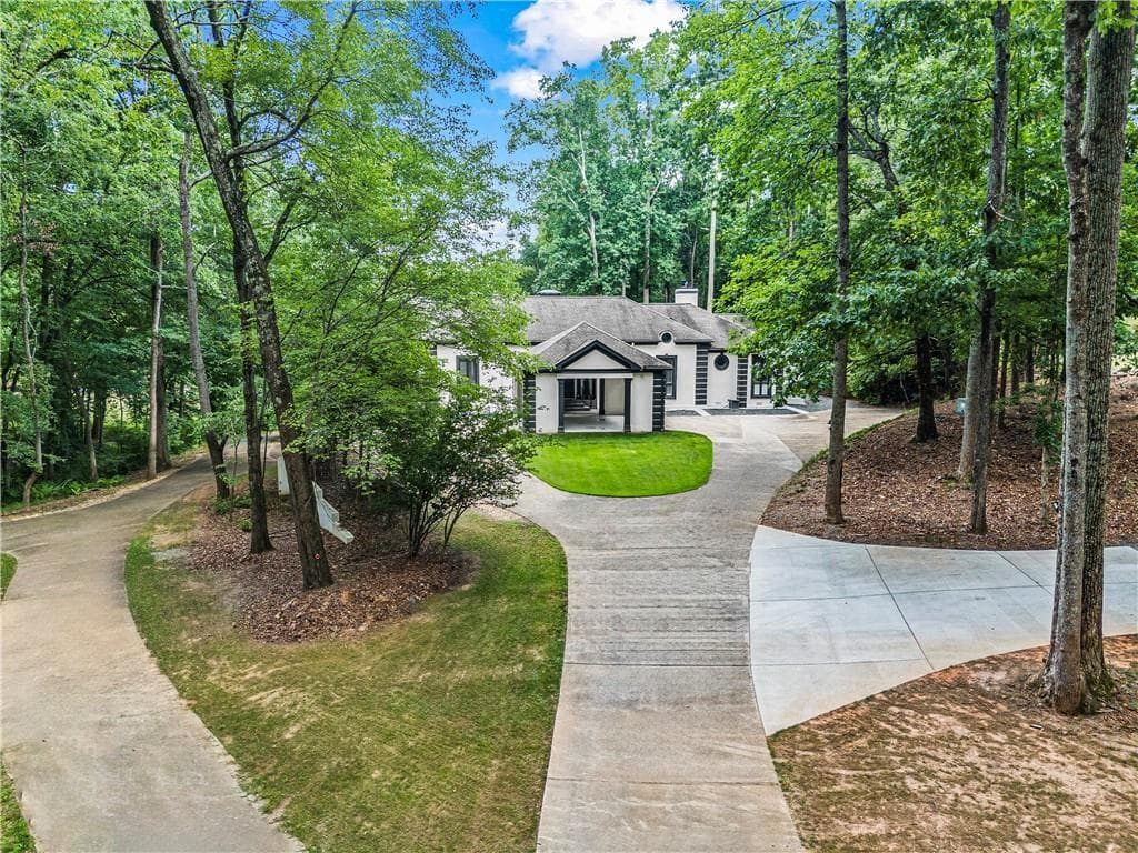 6 bedroom, 7 bathroom, 5,391 sq ft single family residence for sale at 1126 Wedgefield Drive, Marietta, GA 30064 — photo 3