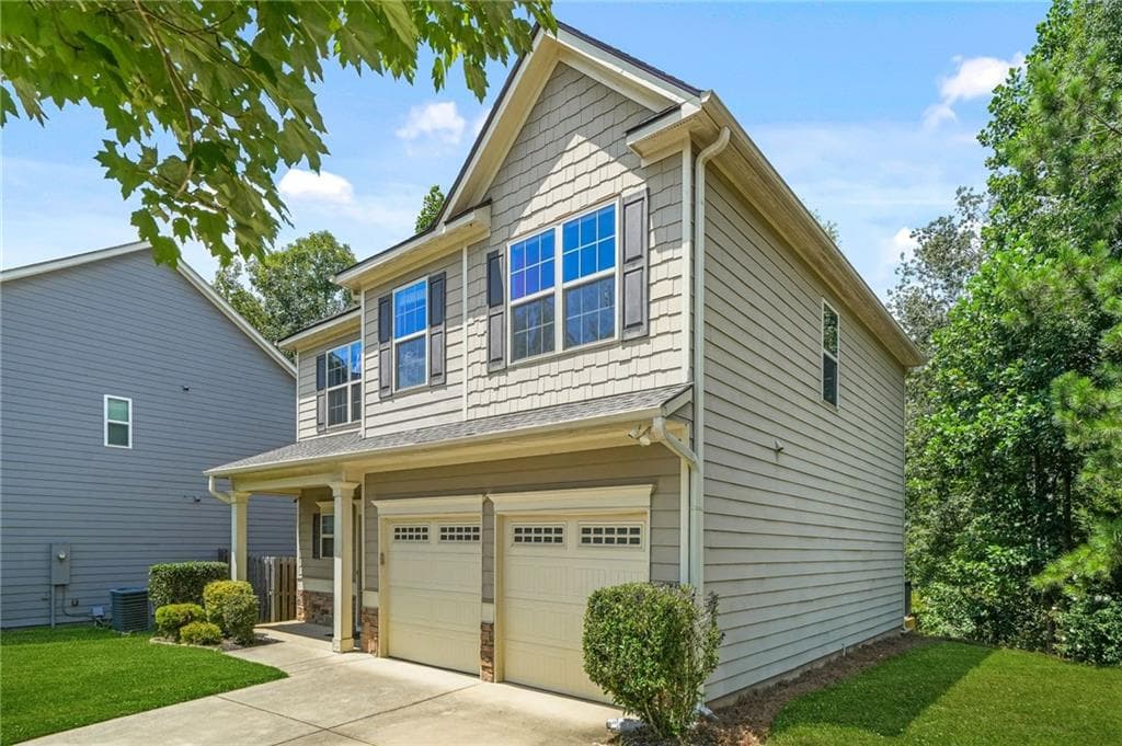 3 bedroom, 3 bathroom, 2,112 sq ft single family residence for sale at 828 Pine Lane, Lawrenceville, GA 30043 — photo 2