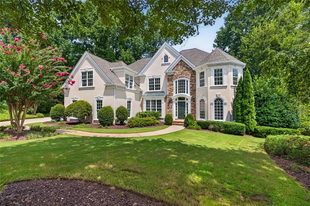 5 bedroom, 4 bathroom, 4,331 sq ft single family residence under contract at 6130 Banbury Court, Suwanee, GA 30024 — photo 2