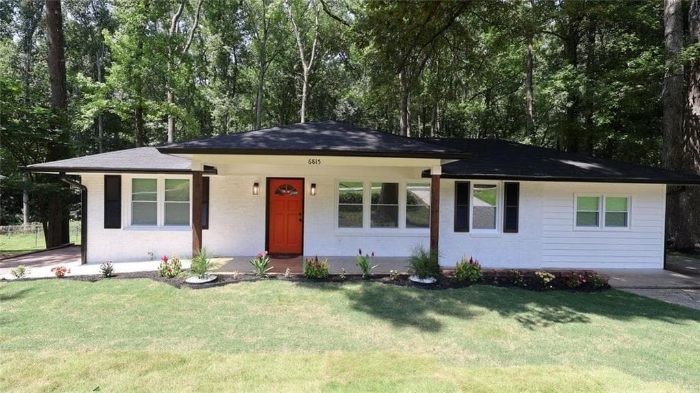 4 bedroom, 2 bathroom, 1,537 sq ft single family residence under contract at 6815 Florence Drive, Lithia Springs, GA 30122