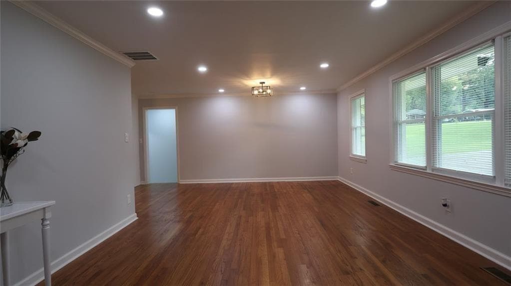 4 bedroom, 2 bathroom, 1,537 sq ft single family residence under contract at 6815 Florence Drive, Lithia Springs, GA 30122 — photo 4