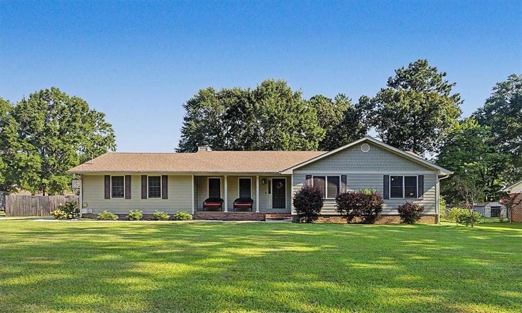 4 bedroom, 3 bathroom, 2,190 sq ft single family residence for sale at 26 Gray Rock Drive, Rome, GA 30165