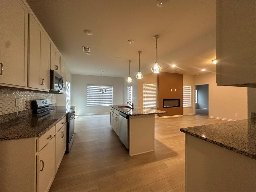 3 bedroom, 3 bathroom, 2,200 sq ft single family residence for sale at 121 CREEK Road, Eatonton, GA 31024 — photo 3