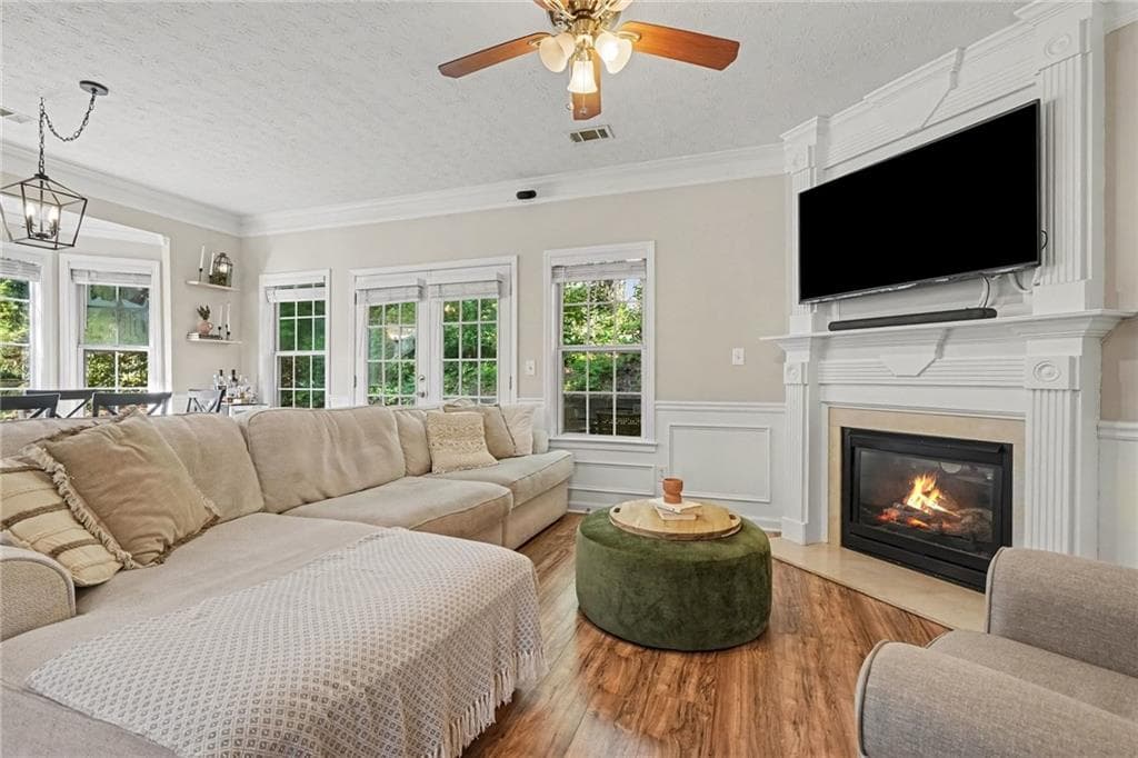 2 bedroom, 3 bathroom, 1,422 sq ft townhouse under contract at 300 Timber Gate Court, Lawrenceville, GA 30045 — photo 3