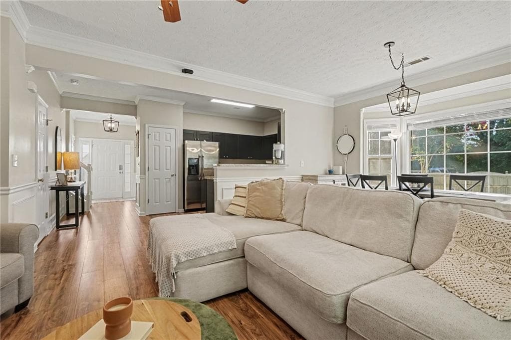 2 bedroom, 3 bathroom, 1,422 sq ft townhouse under contract at 300 Timber Gate Court, Lawrenceville, GA 30045 — photo 4